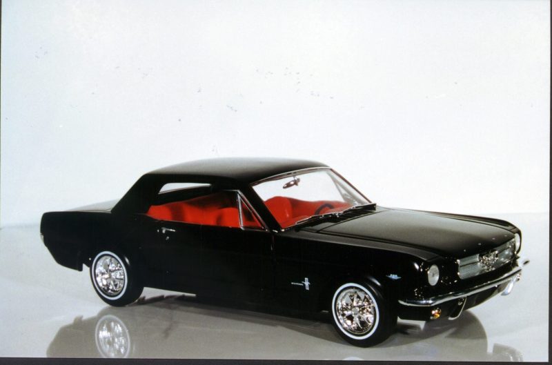 Revell 65 Mustang HT black