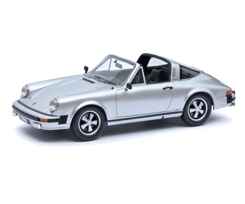 porsche 911 targa silver 1 18 450029800 en 00