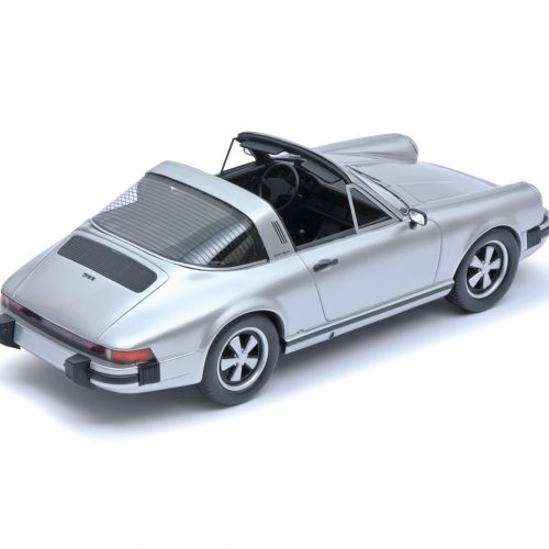 porsche 911 targa silver 1 18 450029800 en 01