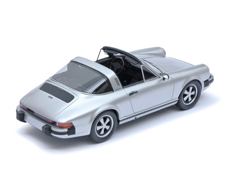 porsche 911 targa silver 1 18 450029800 en 01